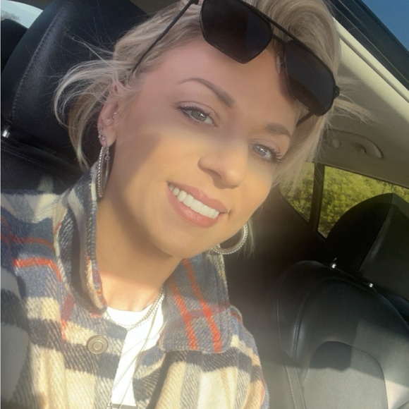 Meet your Posher, Roxanne - Picture 1 of 6